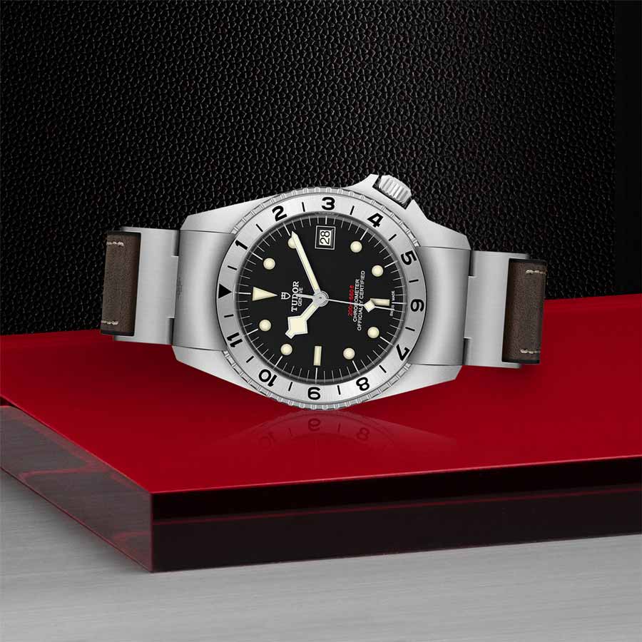 TUDOR M70150-0001 layingdown
