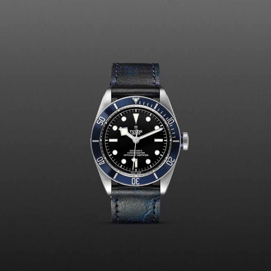 TUDOR M79230B-0007 grey background