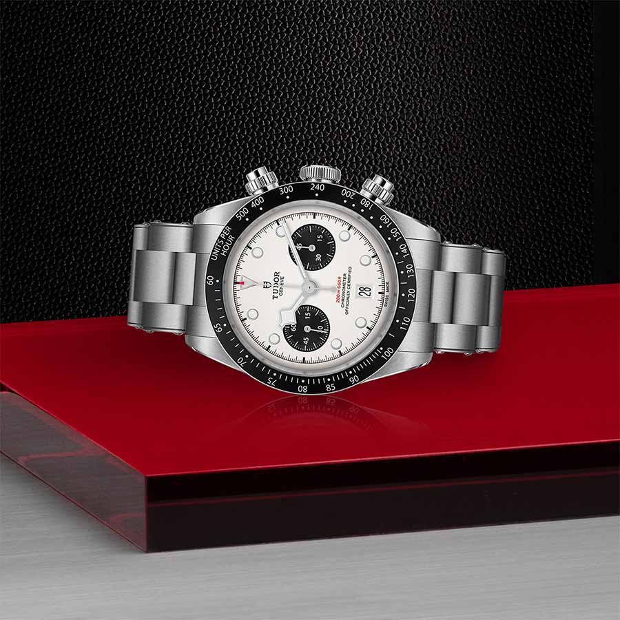 TUDOR 79360N-0002 layingdown