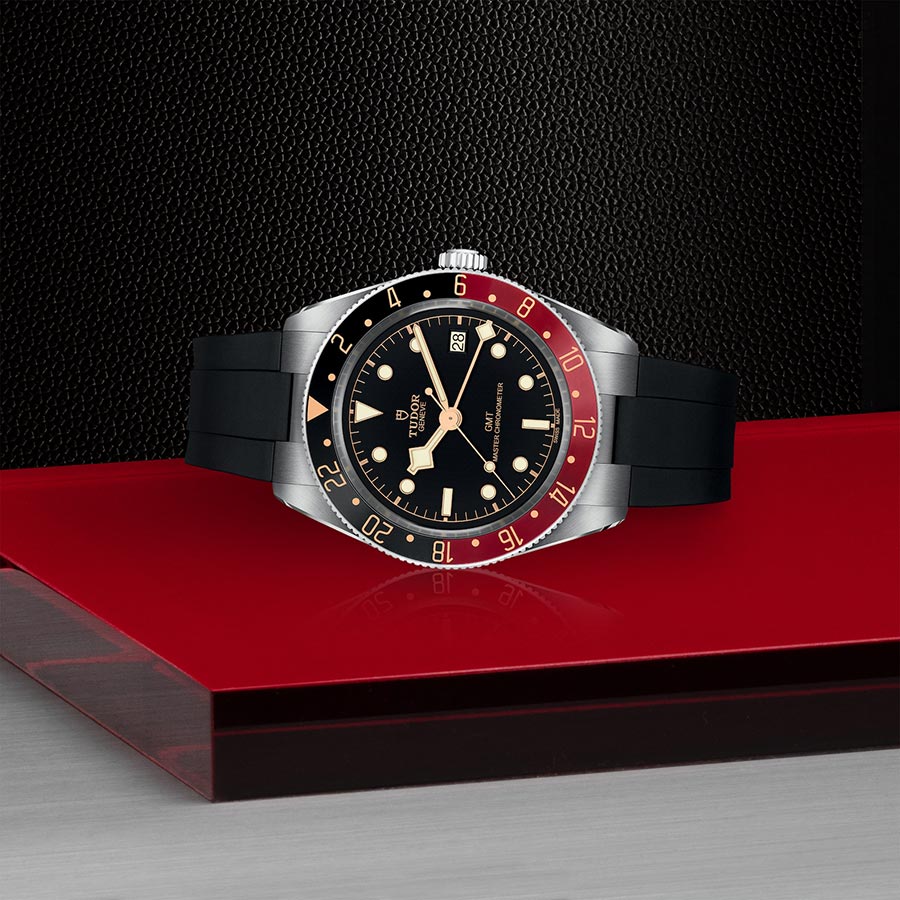 TUDOR M7939G1A0NRU-0002 layingdown